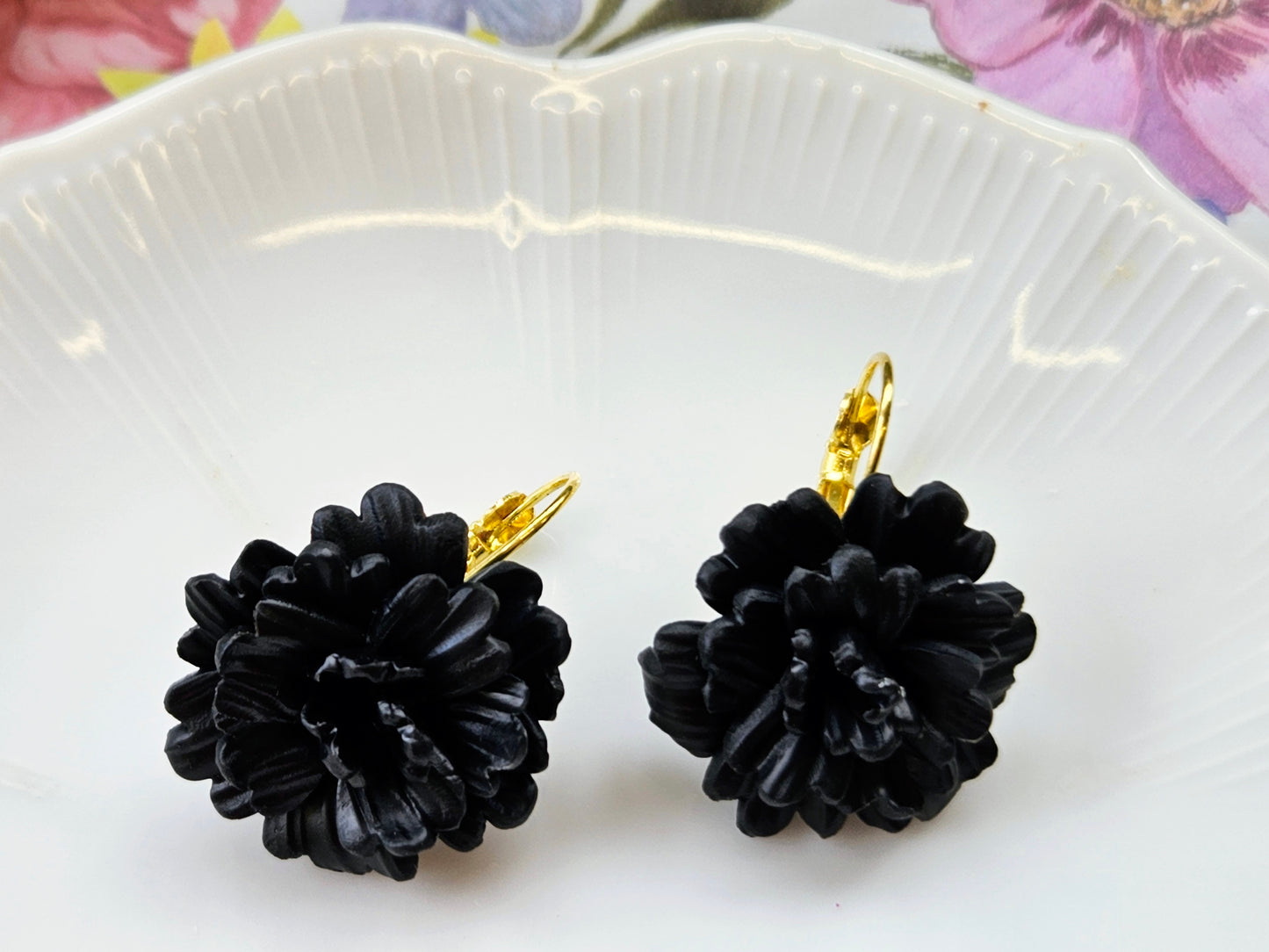 Carnation Black Earrings