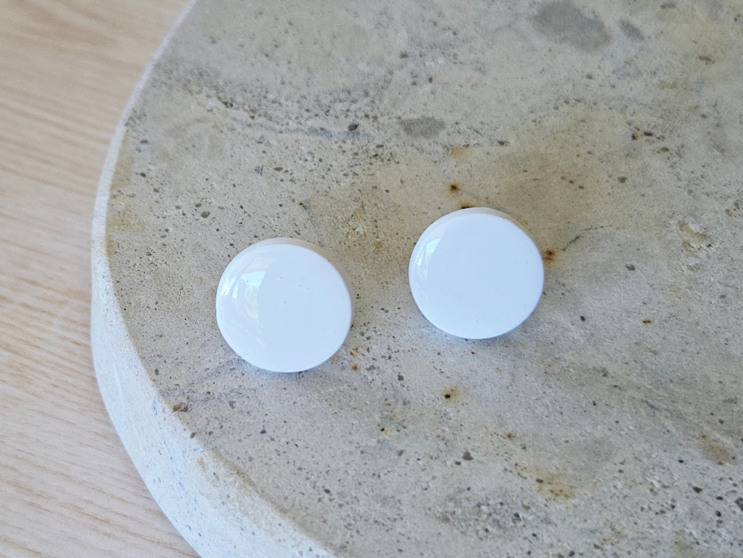 Contemporary Dot Earrings White