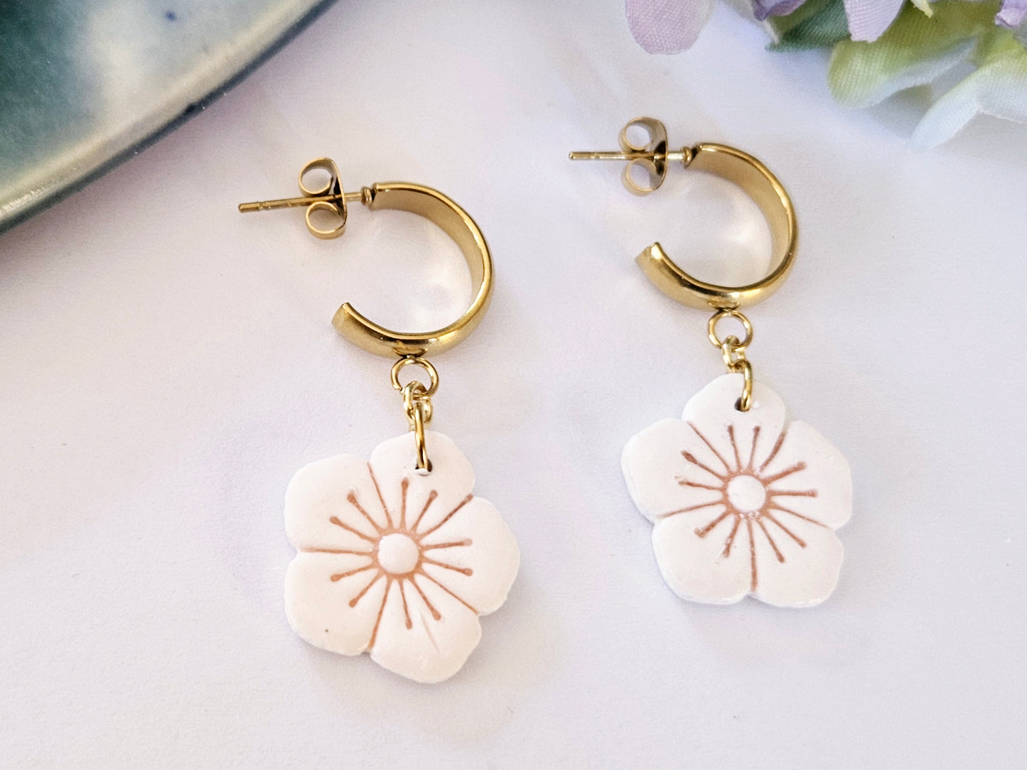 Porcelain Manuka Flower Half Hoops