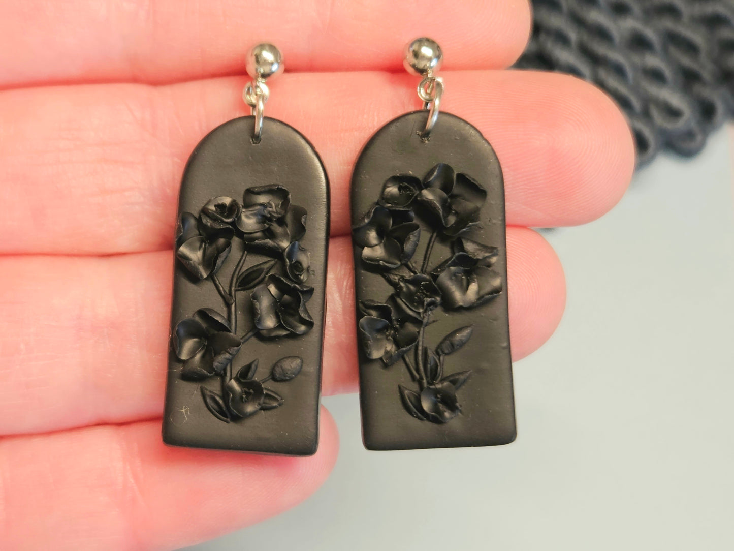 Noir Arch Earrings