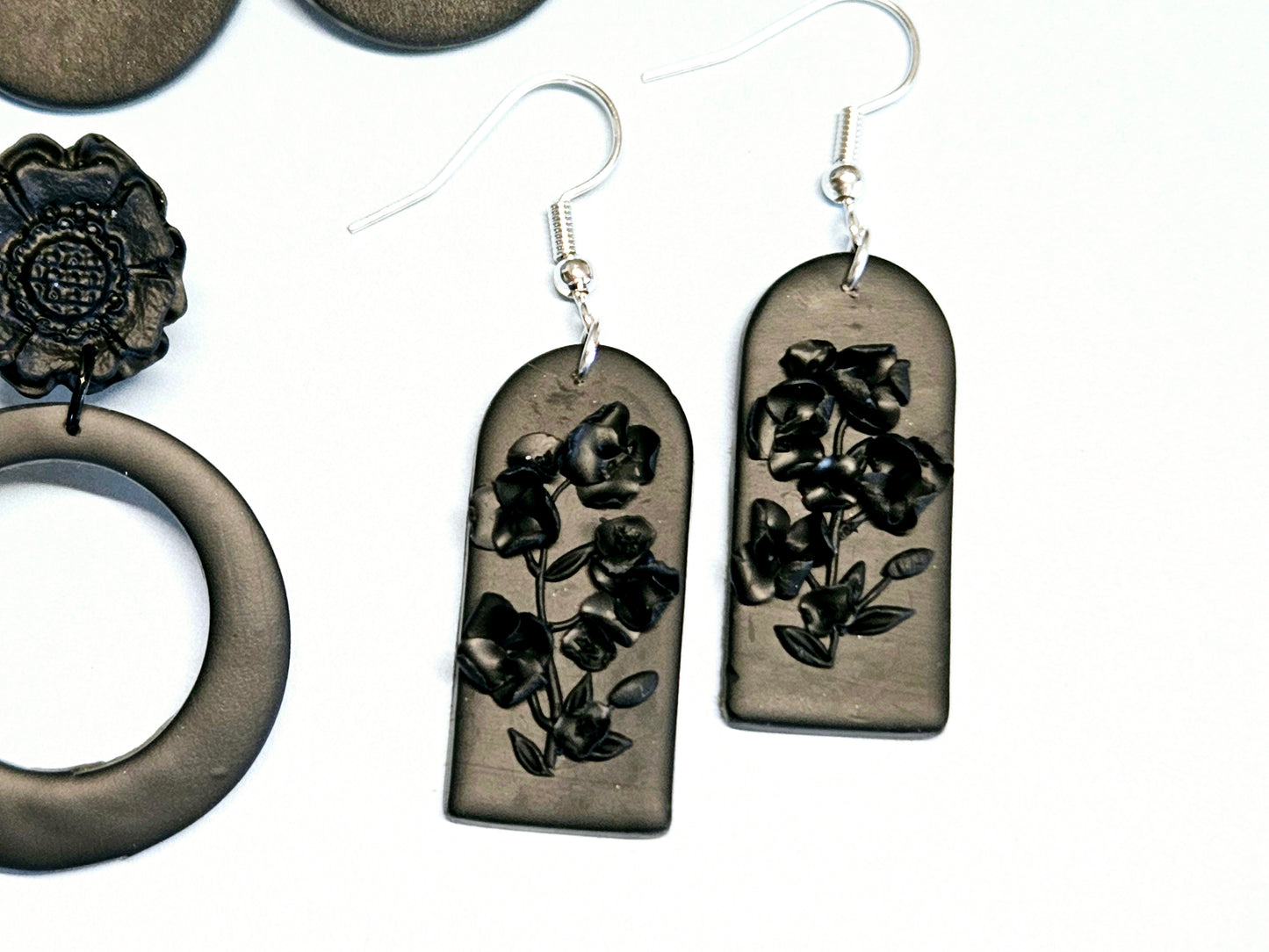 Noir Arch Earrings