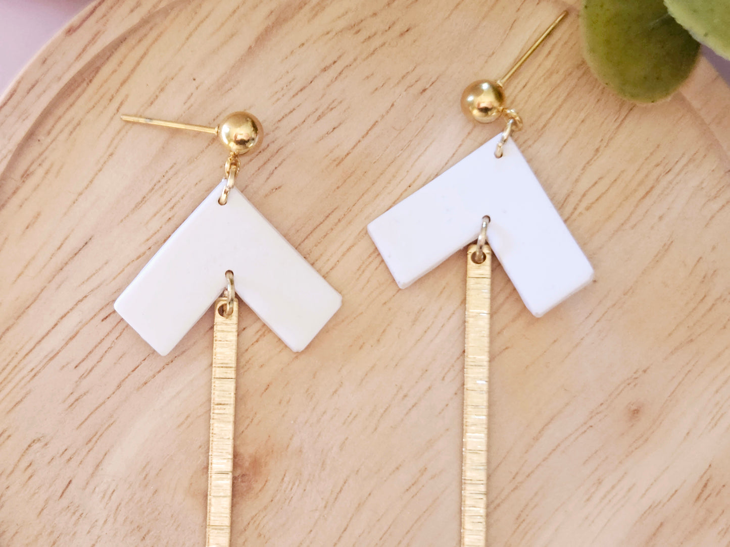 Arrow White Gold Dangle Earrings