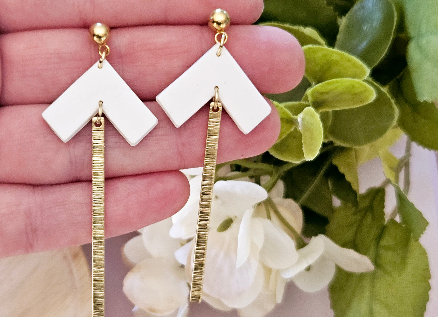 Arrow White Gold Dangle Earrings