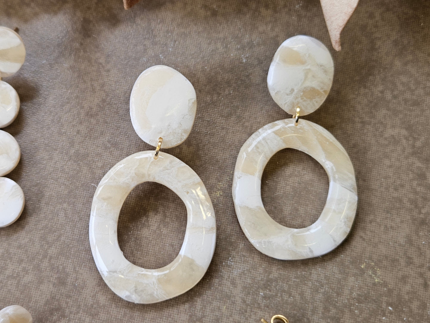 Tan Quartz Abstract Oval Earrings