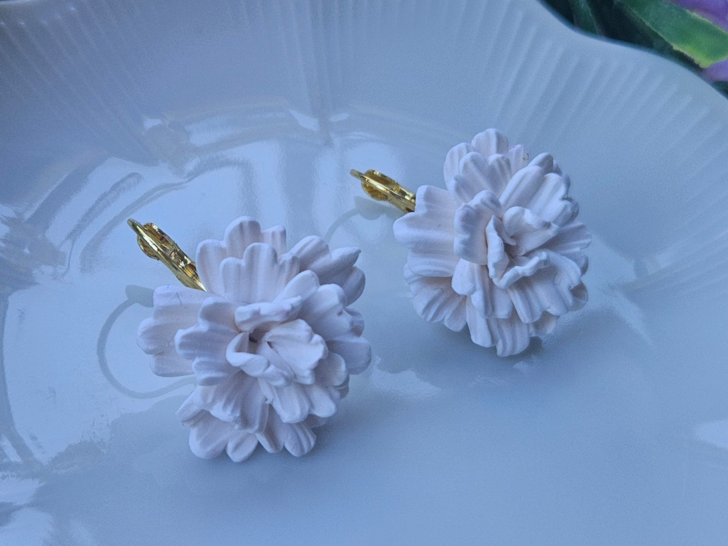 Carnation Fresh White Earrings