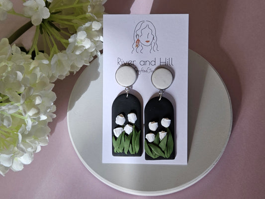 Tulip Arch Black Earrings