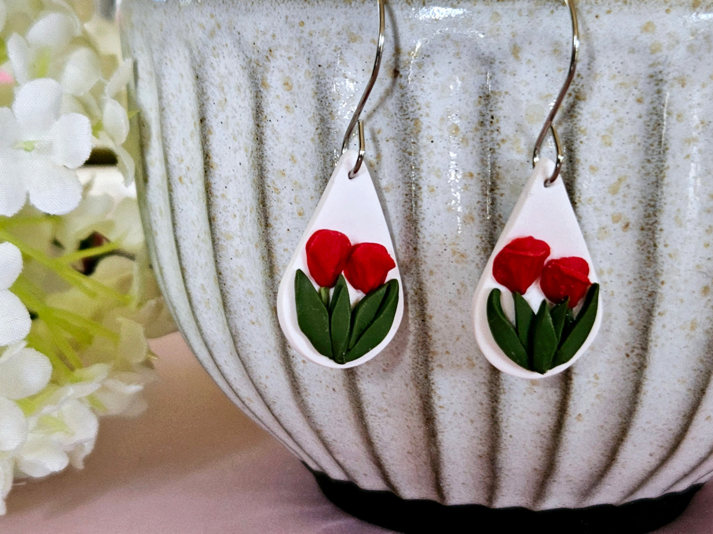 Tulip Small Droplet Red Earrings