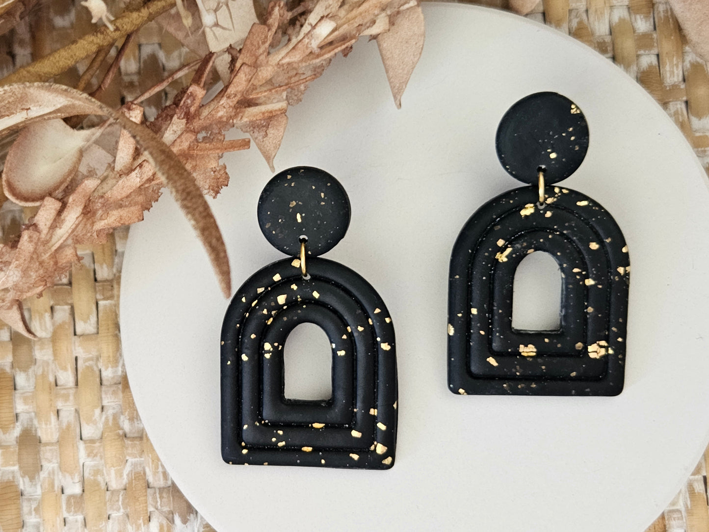 Classic Clay Statement Arch Black Earrings