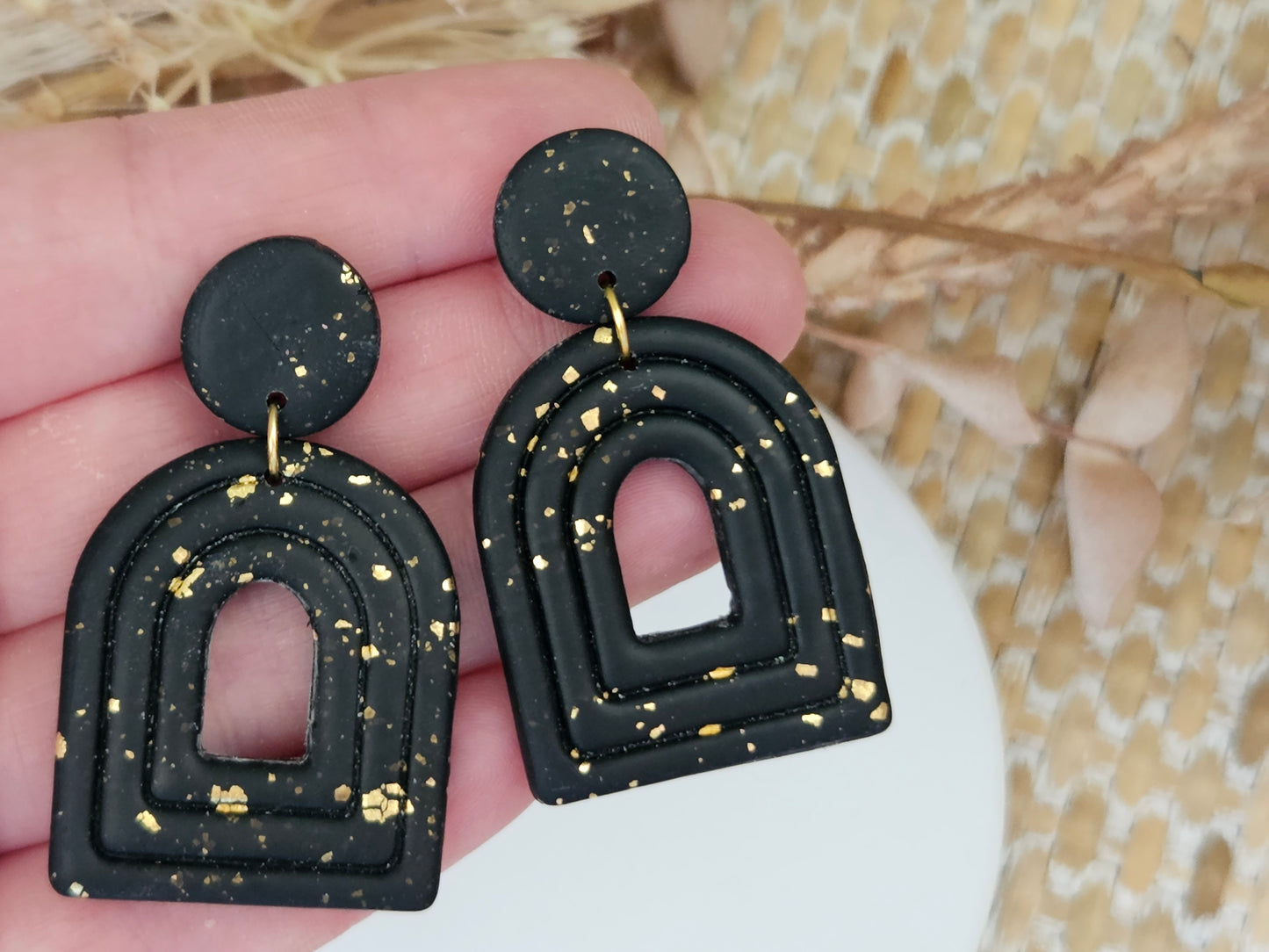 Classic Clay Statement Arch Black Earrings