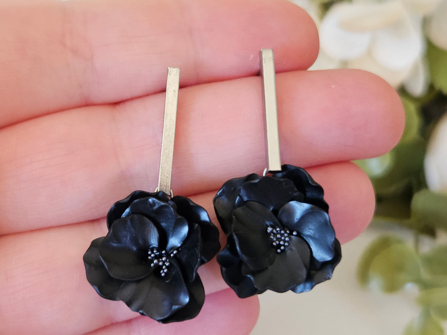 Floral Bloom Black Bar Earrings