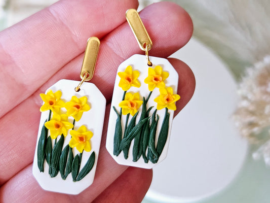 Birth Flower Collection March Daffodil Earrings