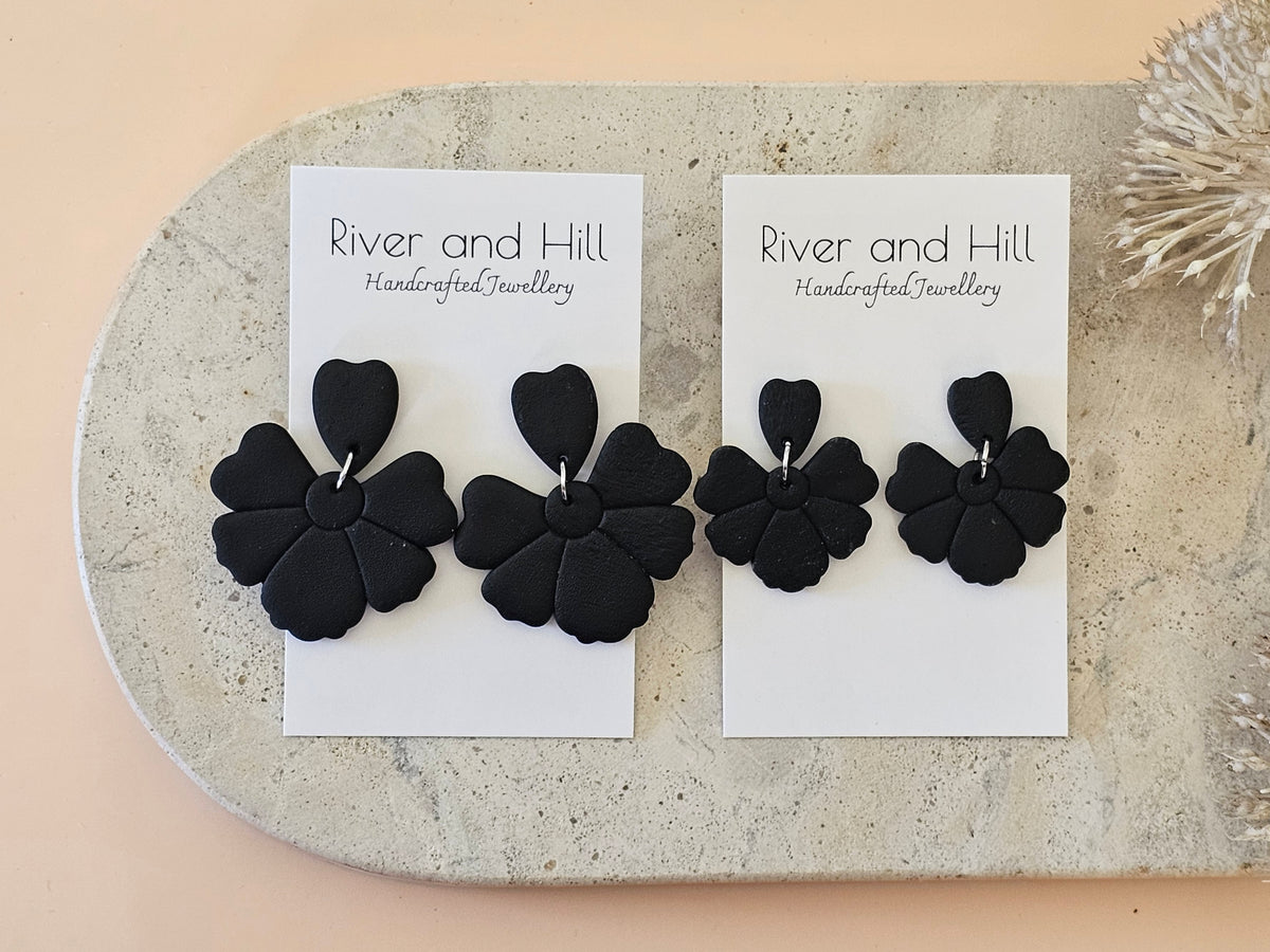 Daily Colour Black Petal Earrings