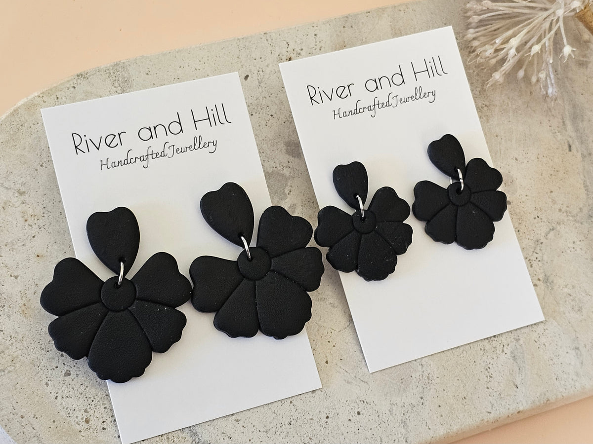 Daily Colour Black Petal Earrings