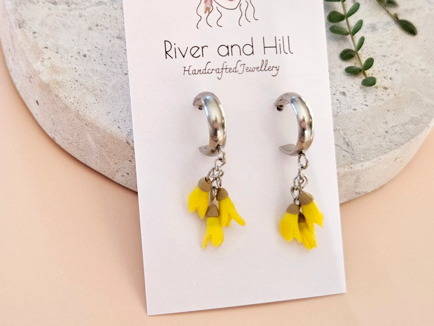 Kowhai Dainty Half Hoops