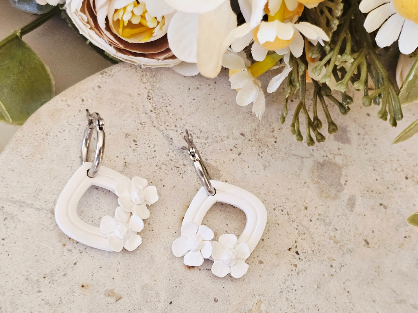 Daily Colour White Floral Hoops