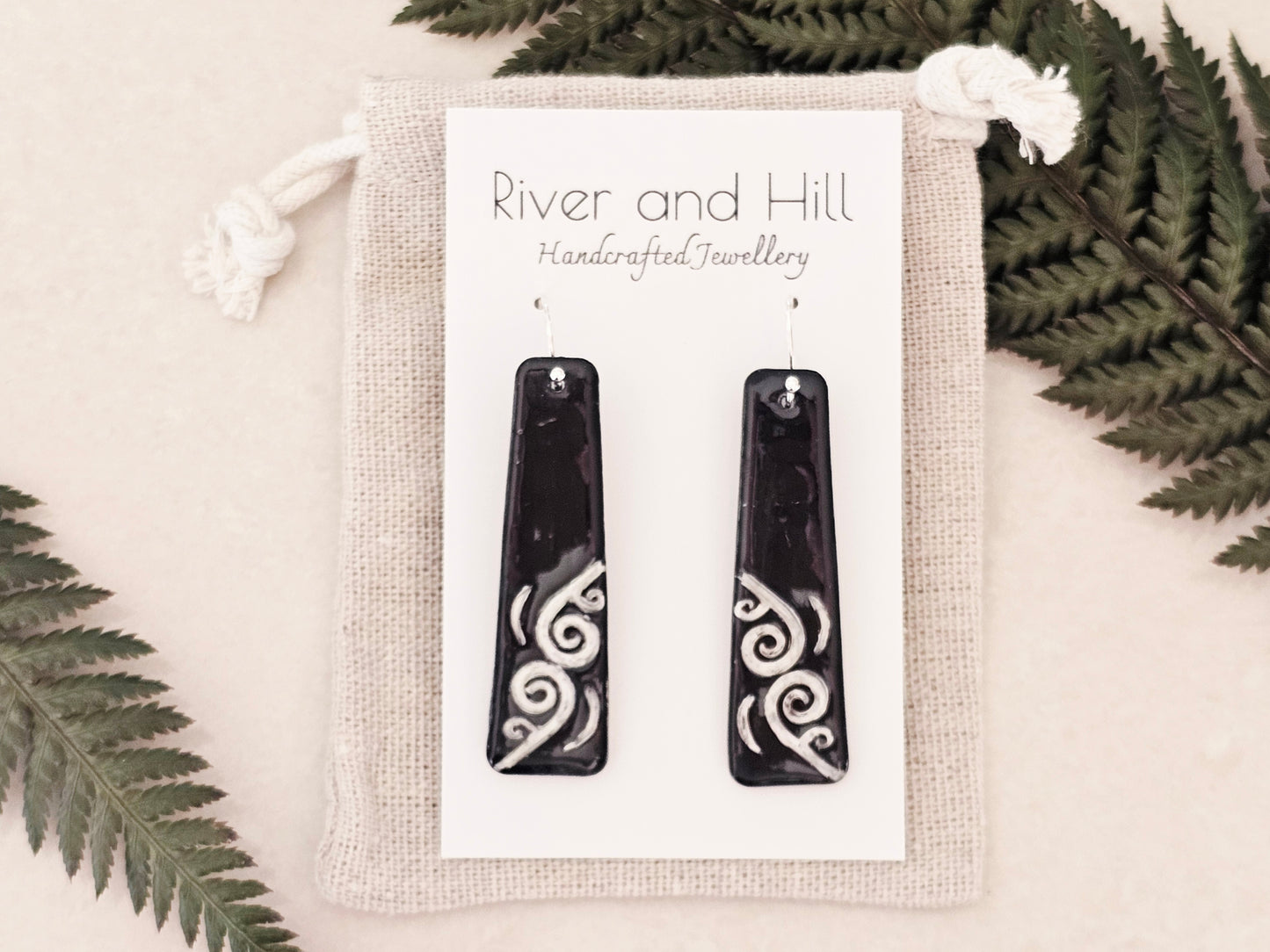Koru Earrings Black