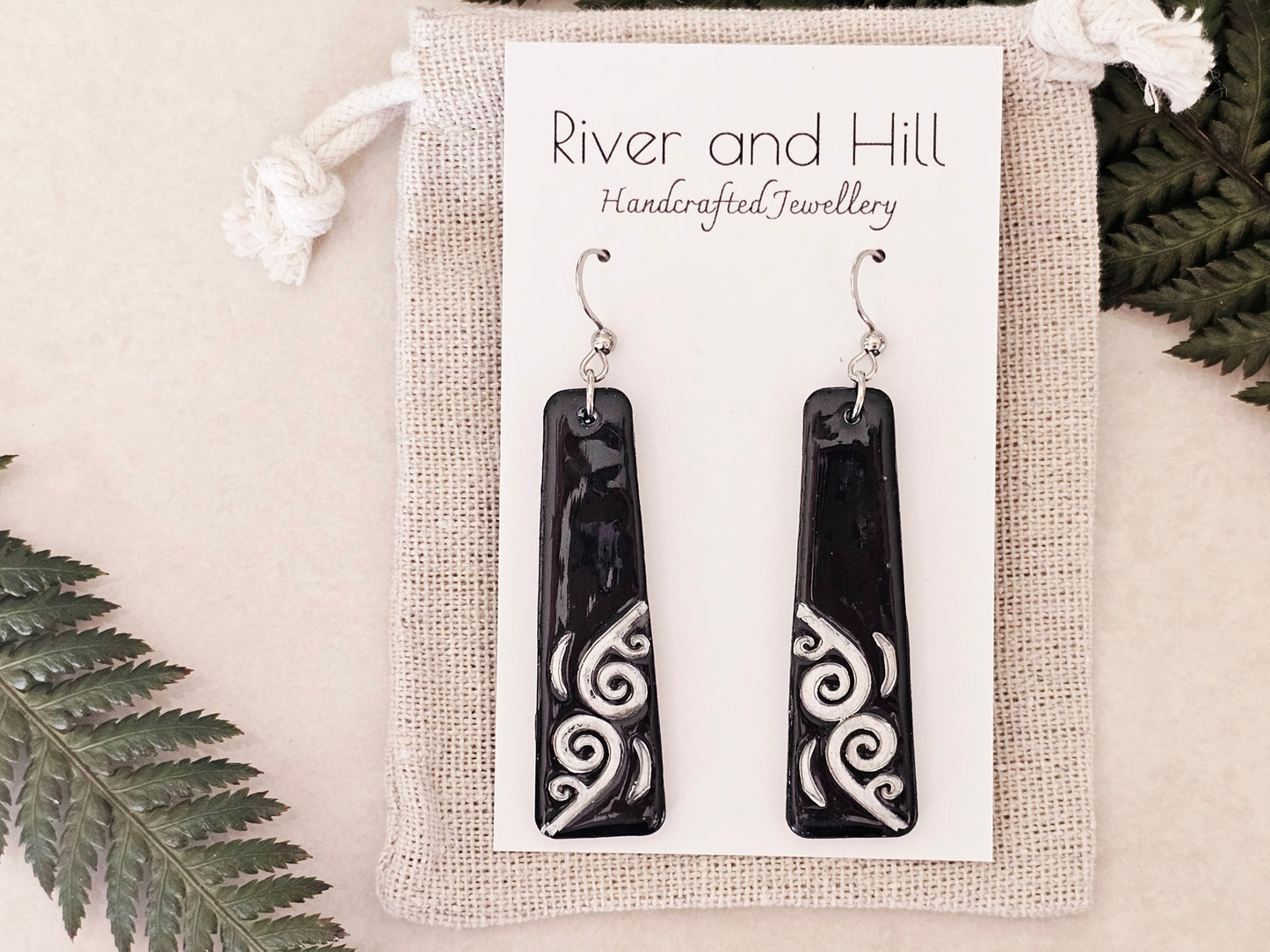 Koru Earrings Black