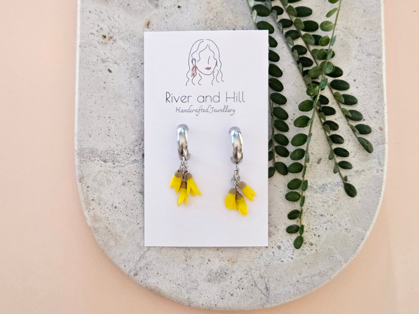 Kowhai Dainty Half Hoops