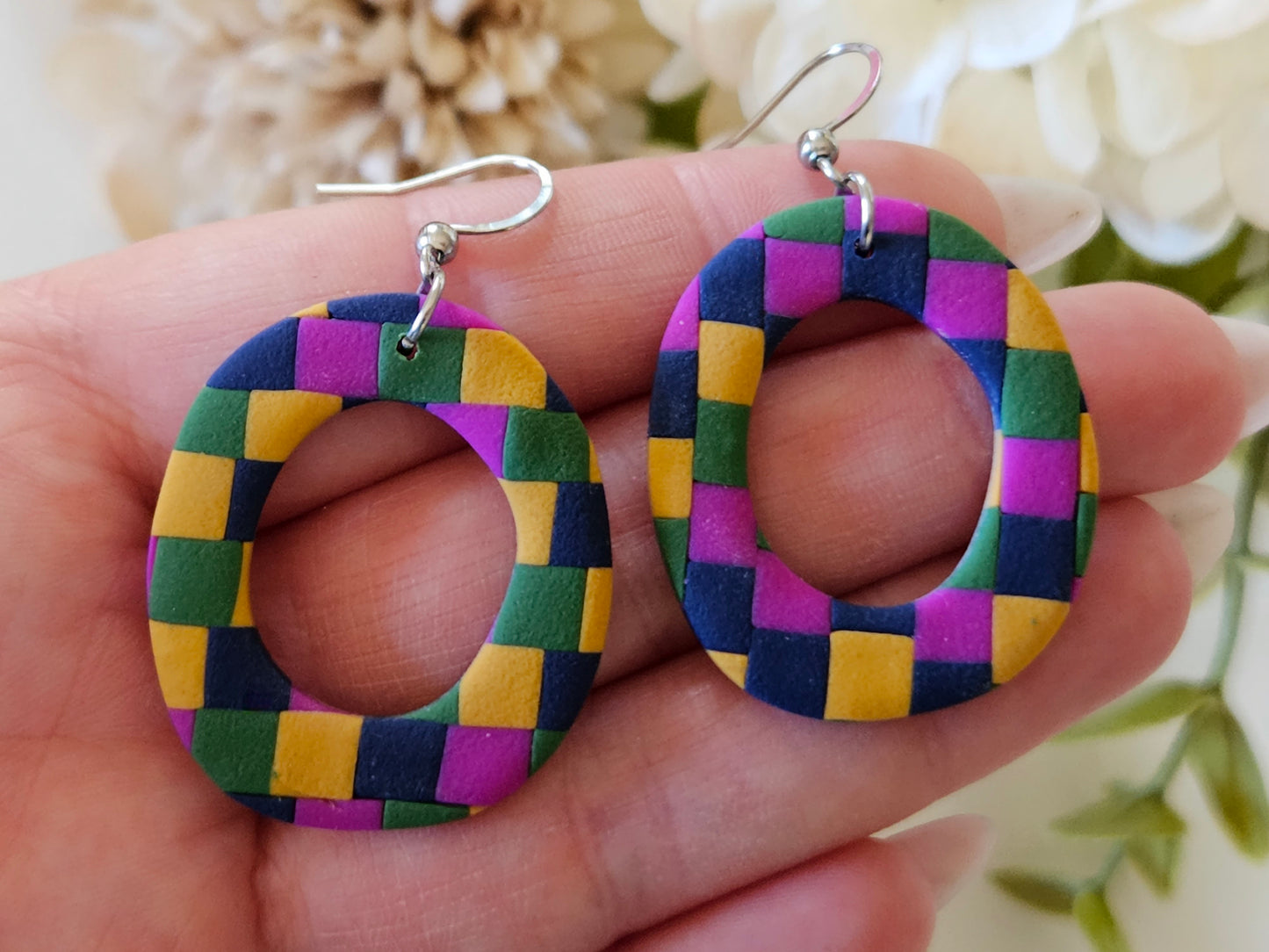 Checkered Oval Bright Earrings