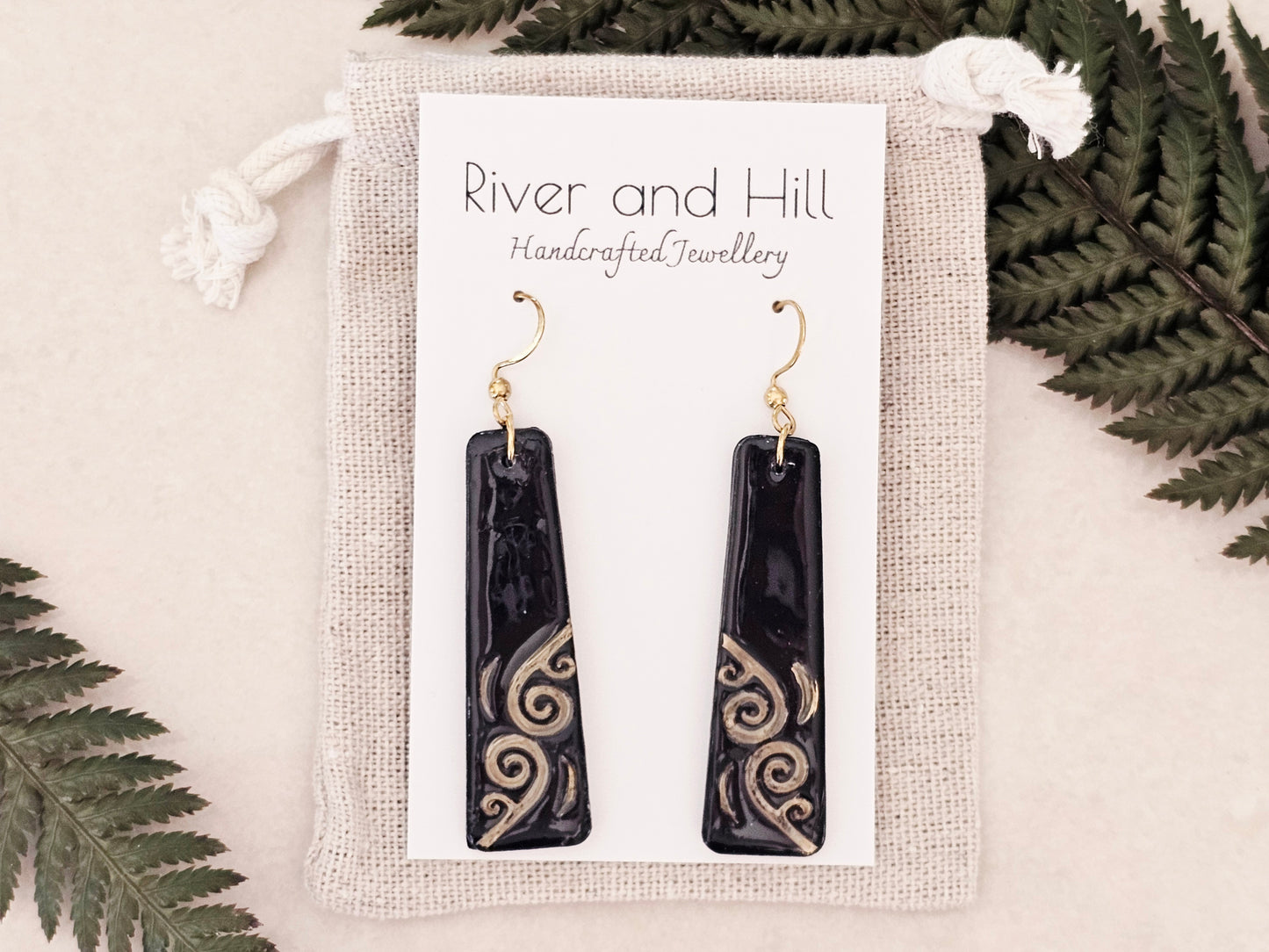 Koru Earrings Black