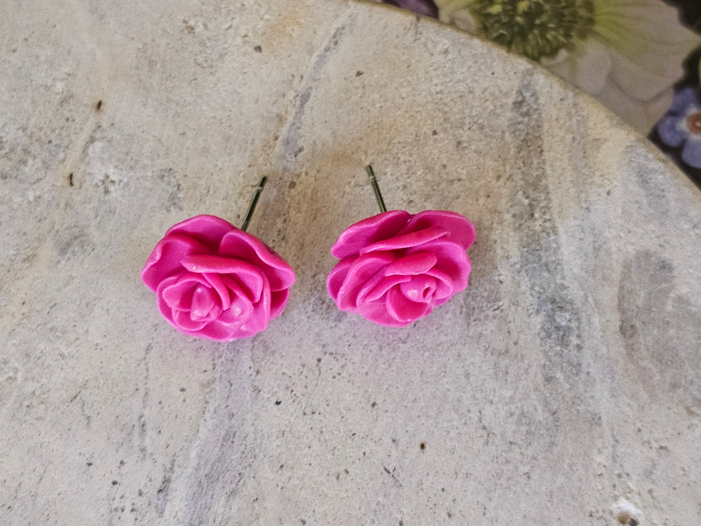 Cammellia Studs Magenta
