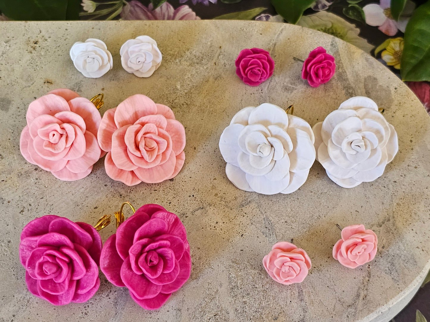 Cammellia Studs White