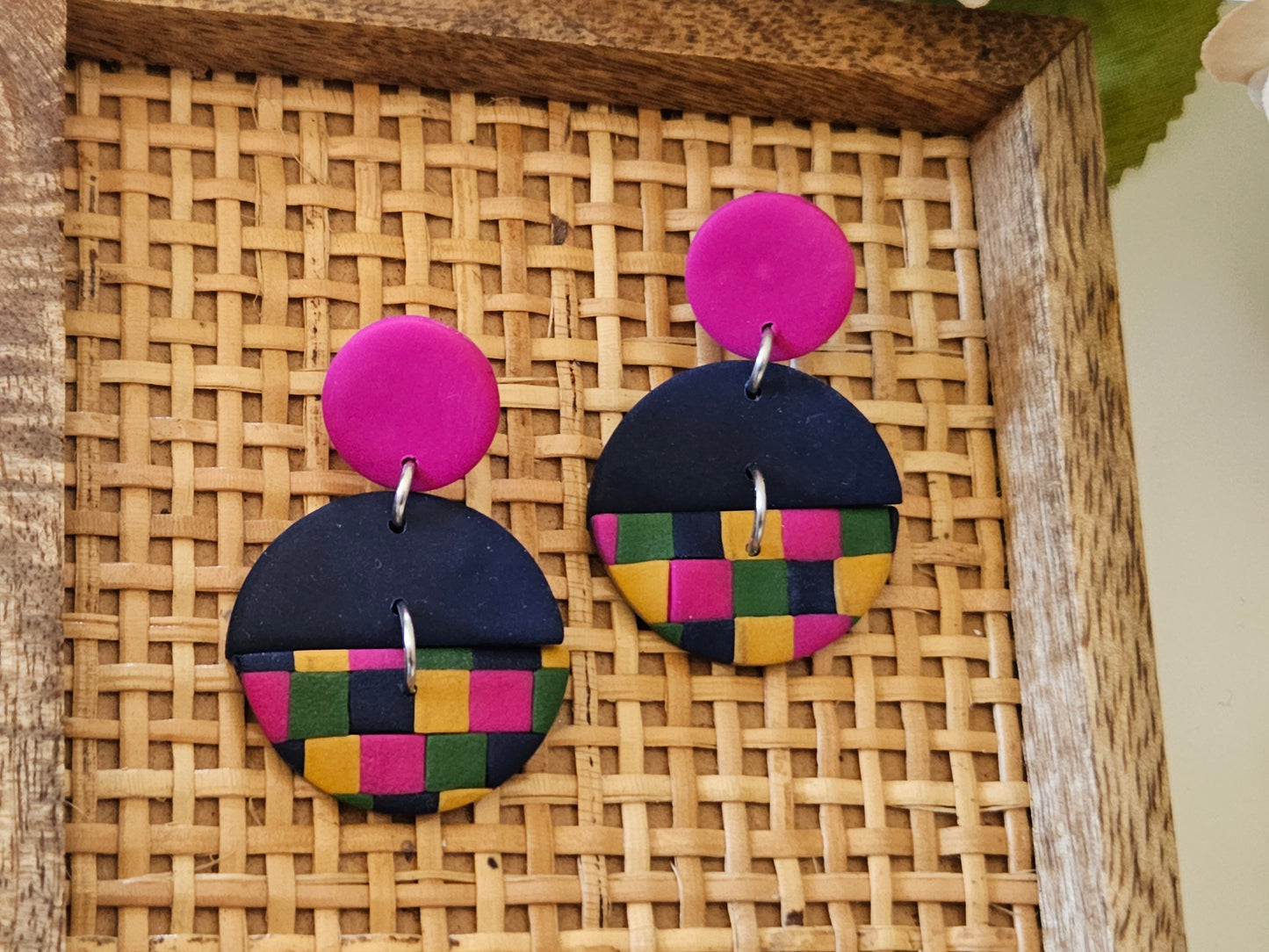Checkered Disk Bright Earrings