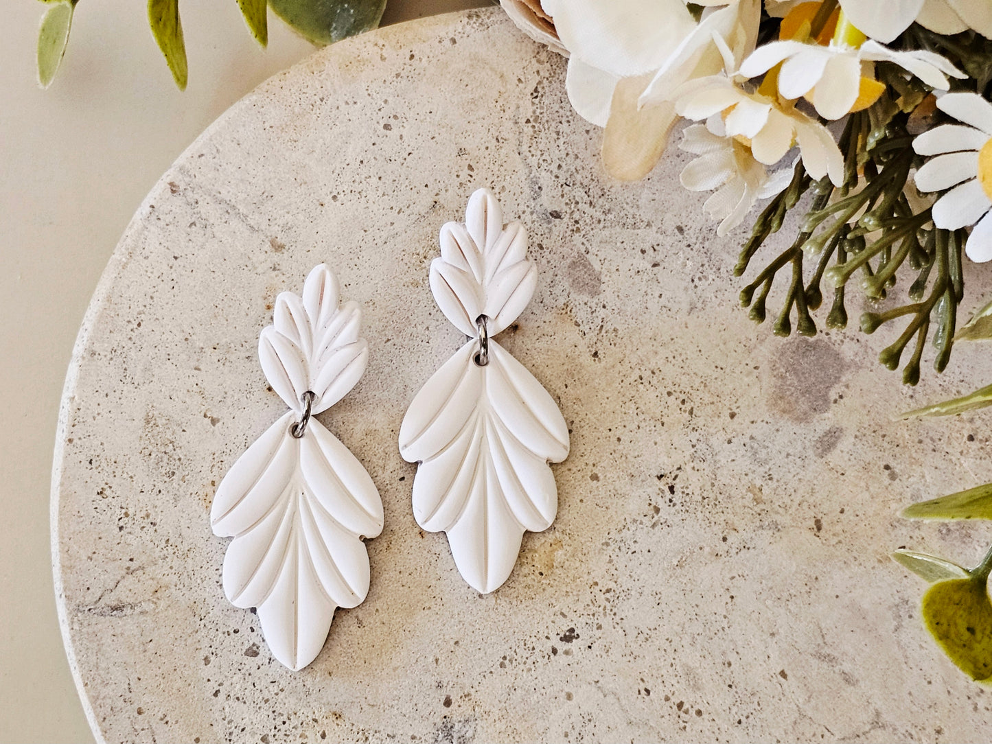 Daily Colour White Arch Earrings