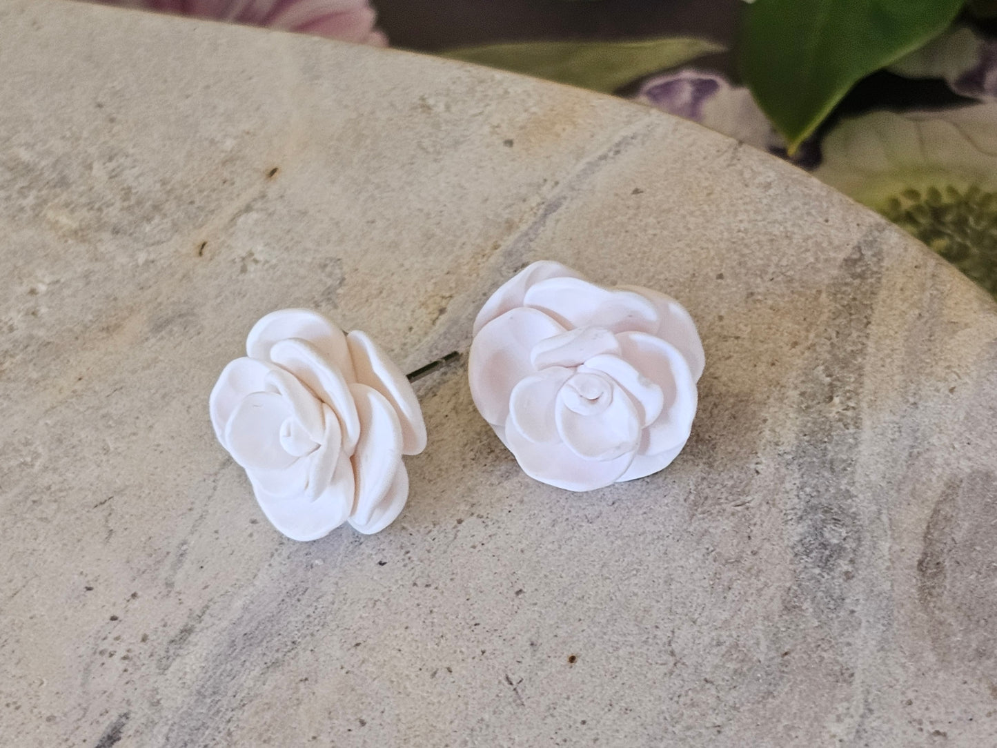 Cammellia Studs White