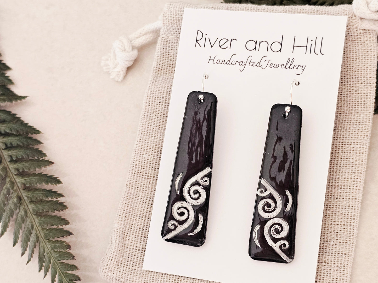 Koru Earrings Black