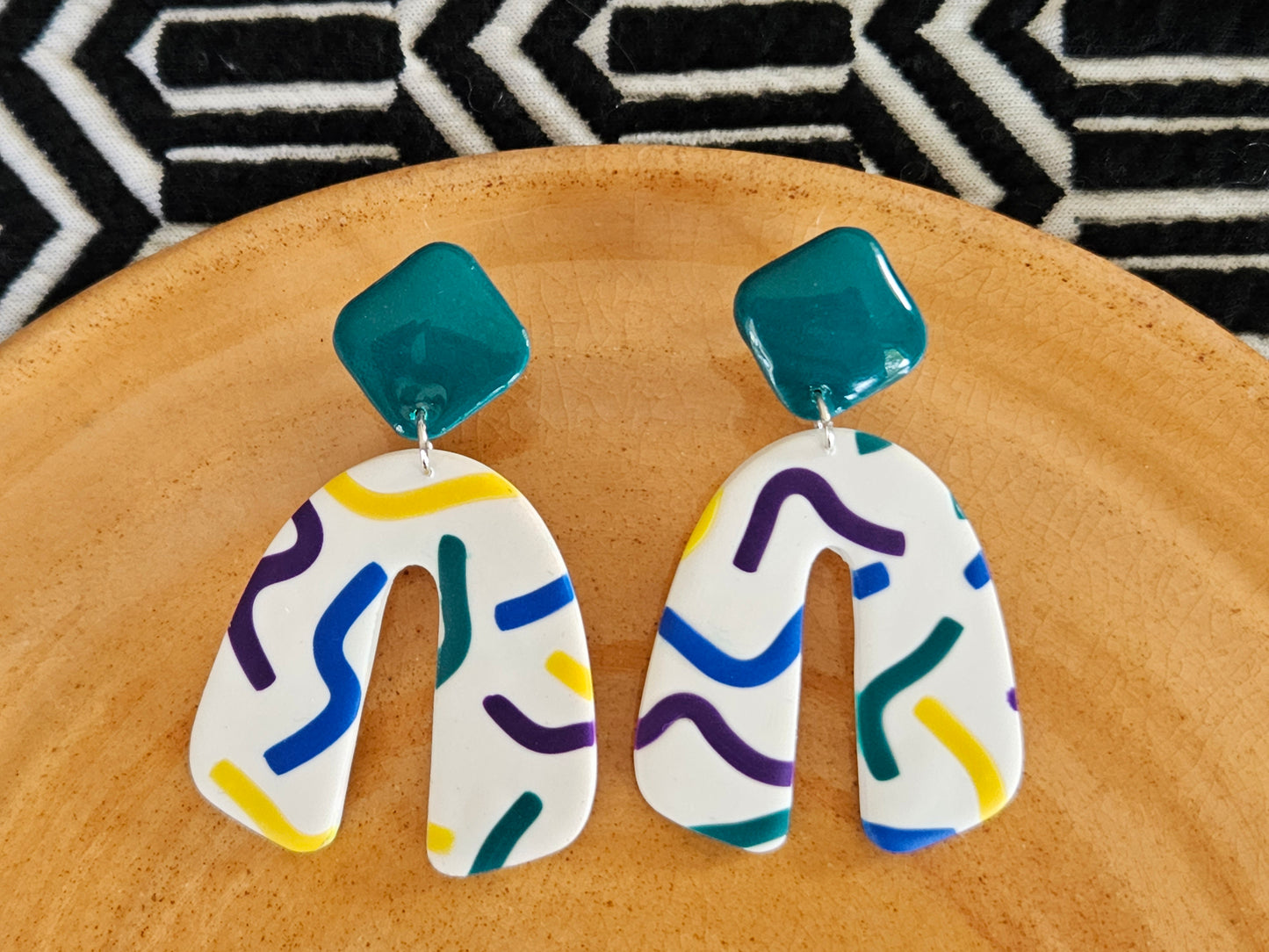 Retro Squiggle Arch Earrings