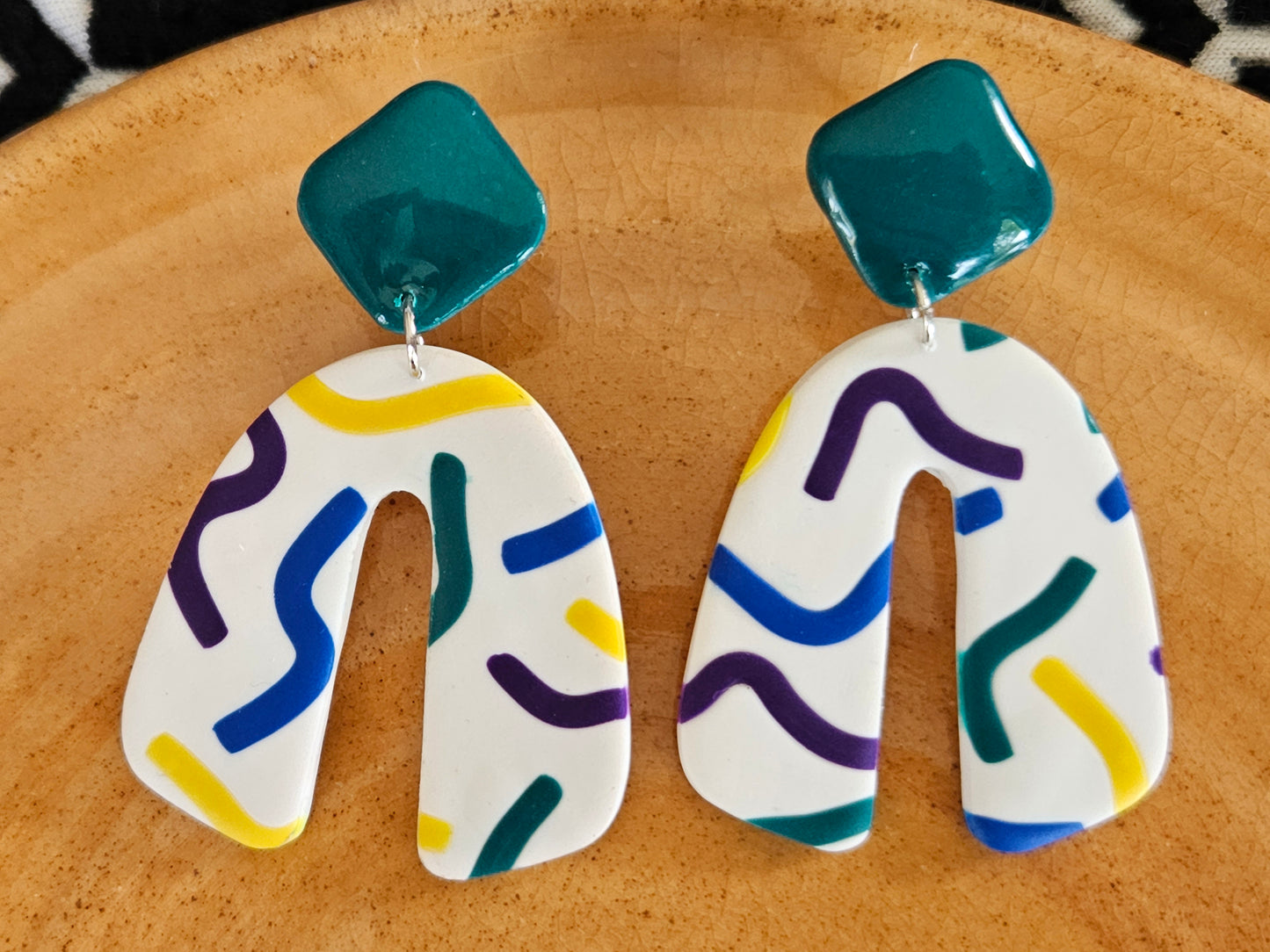 Retro Squiggle Arch Earrings