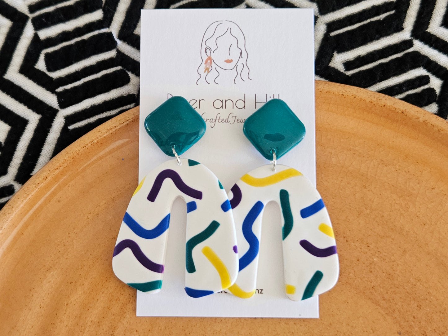 Retro Squiggle Arch Earrings