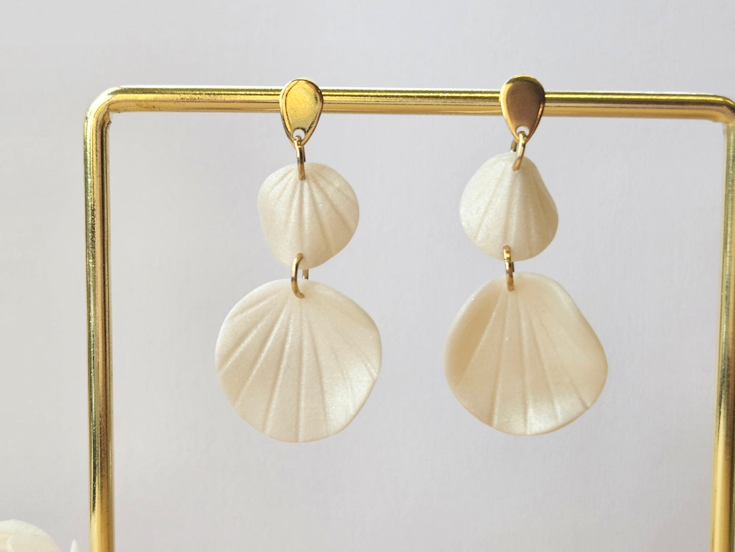 Gorgeous Shell Dangle Earrings